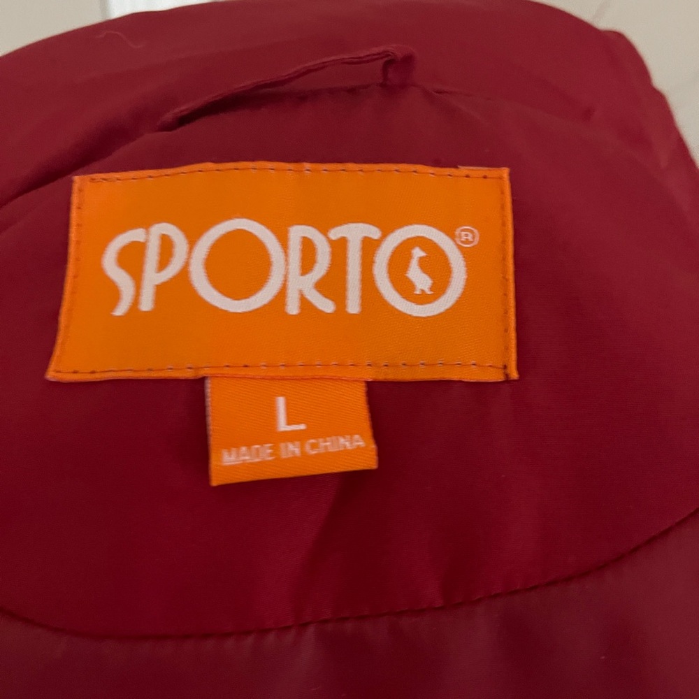 Sporto red puffer vest with black fur trimmed removable hood. NWT. Size L. - Picture 8 of 14